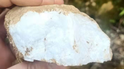 广西出售瓷白石英水洗原矿